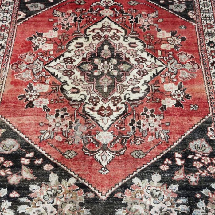 Vintage Handmade Bakhtiari Wool Persian Rug 6.5 X 5.2 ft (196 X 157 cm)