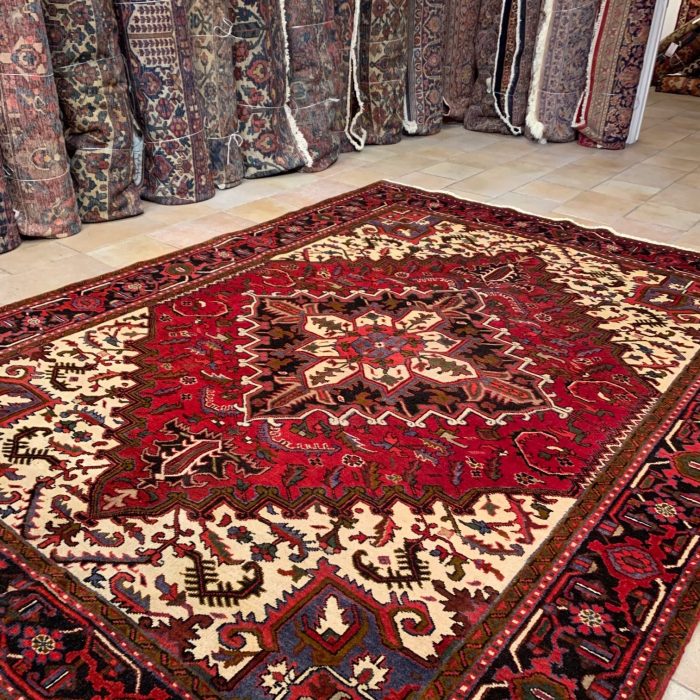 Persian Handmade Heriz Wool Rug Size: 10.8 X 8.1 ft (324 X 247 cm)