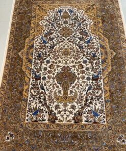 Persian Machinery Silk Rug Size: 5 X 7.5 ft (150 X 225 cm)