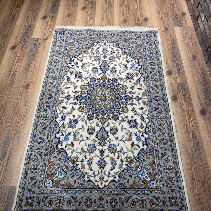 Persian Handmade Rug   5.3 X 3.3 ft (160 X 100 cm)