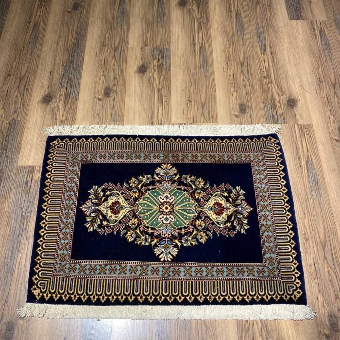 Persian Handmade Wool Rug   2 X 3 ft (61 X 90 cm)