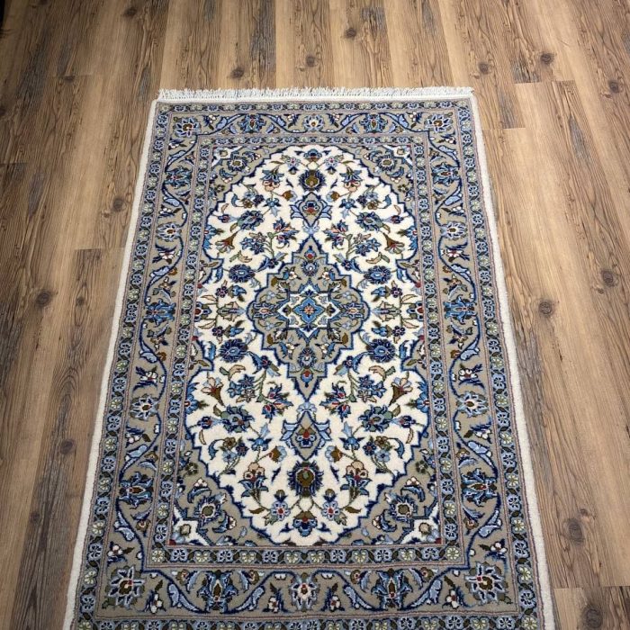 Persian Handmade Wool Rug , Size; 5.1 X 3.4 ft (154 X 102 cm)