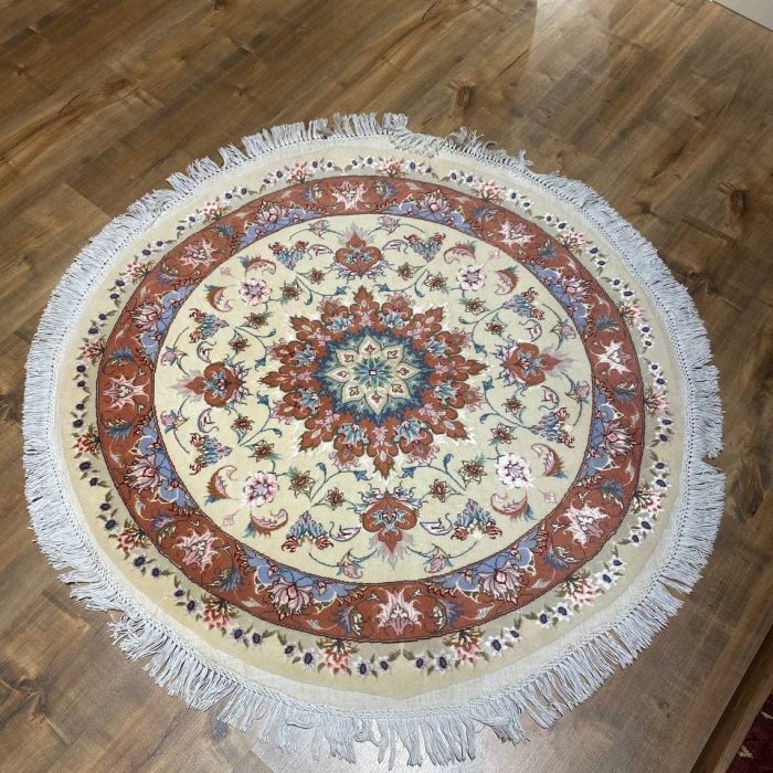 Wool & Silk Tabriz Persian Rug , Size;  3.4 X 3.4 ft (102 X 102 cm)