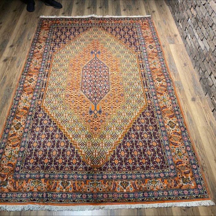 Persian Handmade Wool Rug   8.10 X 5.6 ft (268 X 168 cm)