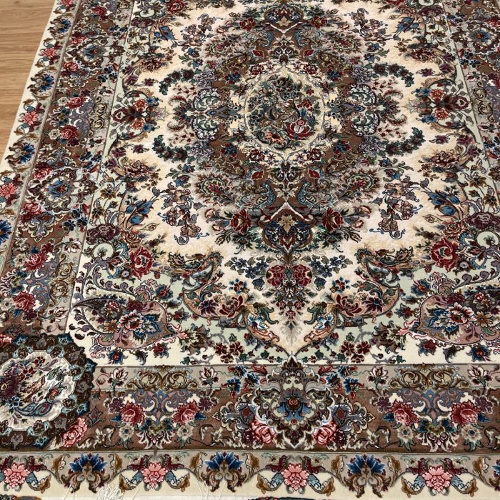 Persian Tabriz wool & Silk Rug   7 X 5 ft (205 X 155 cm)