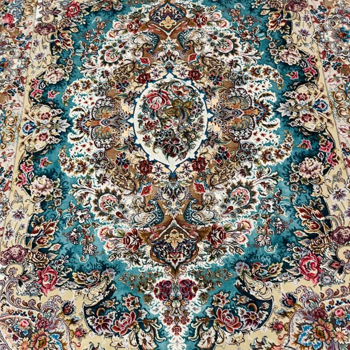 Persian Tabriz wool & Silk Rug   6.11 X 4.11 ft (210 X 150 cm)</span  >