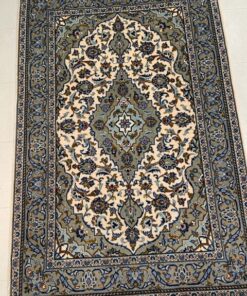 Persian Handmade Wool Kashan Rug, Size; 5.3 X 3.6 ft (161 X 109 cm)