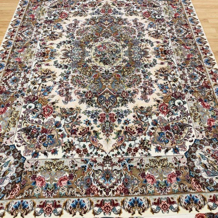 Persian Tabriz Wool & Silk Rug   7 X 5 ft (215 X 150 cm)