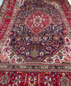 Persian Handmade Wool Rug   10.5 X 6.6 ft (317 X 200 cm)