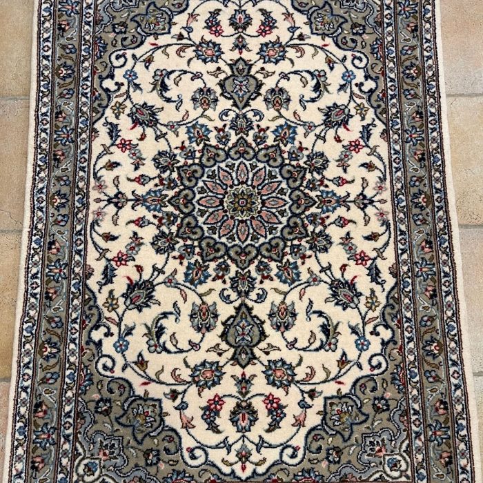 Persian Kashan Wool Rug   4.11 X 3.4 ft (149 X 100 cm)