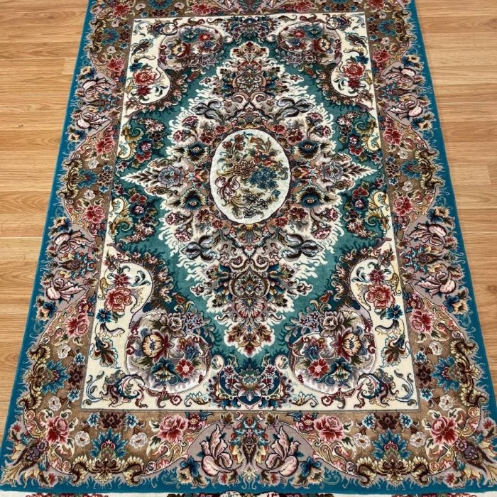 Persian Handmade Wool & Silk Rug  5.1 X 3.4. ft (155 X 102 cm)