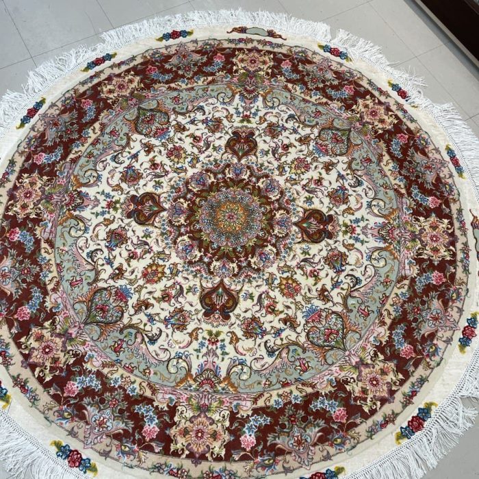 Persian Wool & Silk Rug   5.3 X 5.3 ft (159 X 159 cm)
