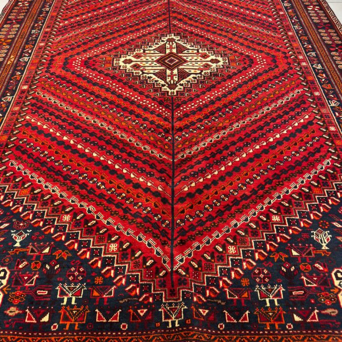 Persian Shiraz Handmade Wool Rug Size: 9.5 x 6.7 ft (264 x 198 cm)