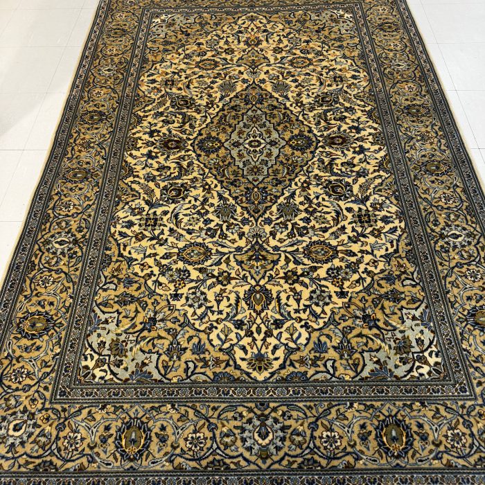 Persian Handmade Wool Rug Size: 7 X 4.7 ft (200 X 142 cm)