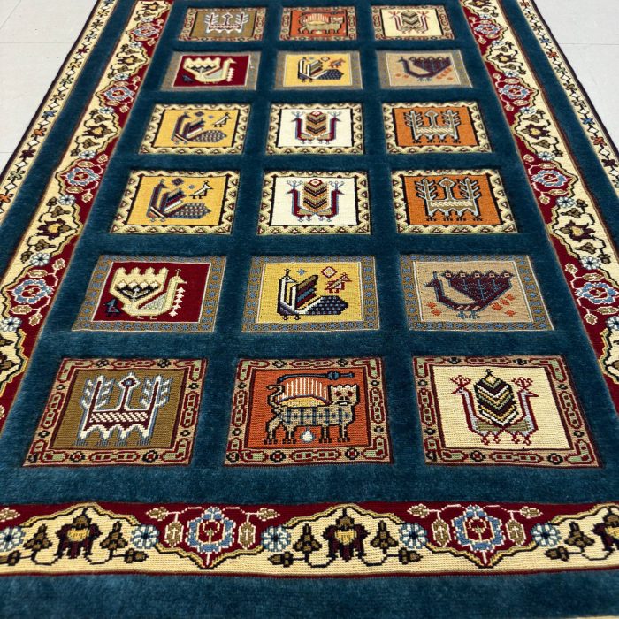 Persian Handmade Wool Kilim-Rug size: 3.10 X 2.9 ft (177 X 84 cm)
