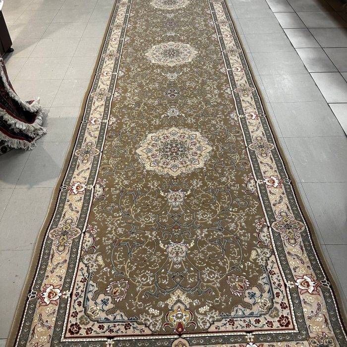 Persian Machin Made Runner Size: 13.1 x 3.3 ft(400 x 100 cm)